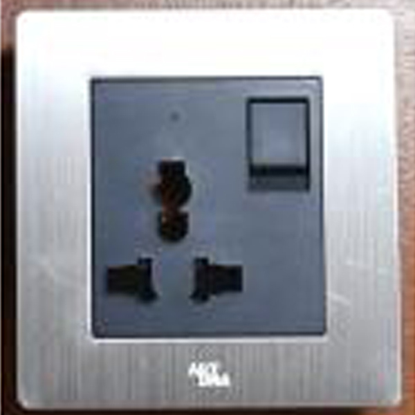 16A Single Universal Socket