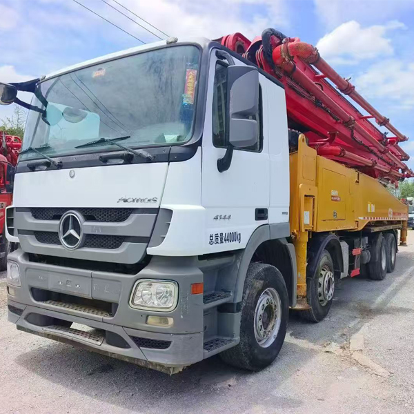 Concrete pump