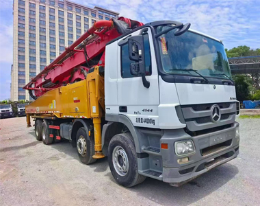 Concrete pump